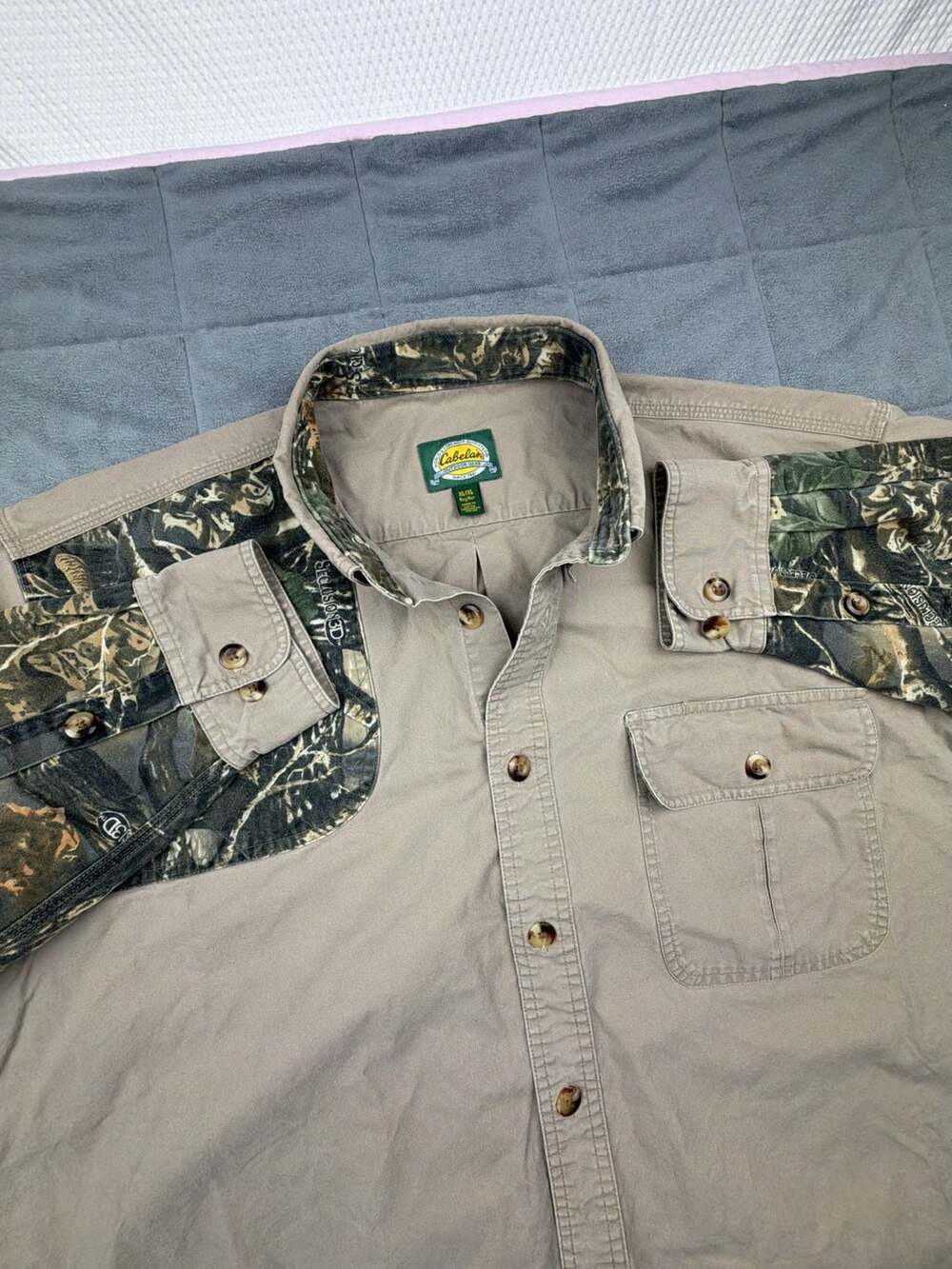 Cabela's Men's XL Khaki 3D Camo Patched Long Sleeve Shooting Hunting Shirt